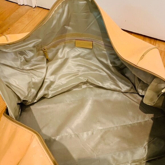 ARCADIA Classic Yellow Embossed Patent Leather Gateway XL Weekender Bag - Picture 12 of 16